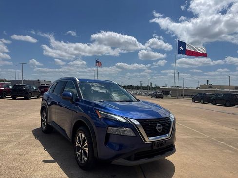 Certified 2023 Nissan Rogue SV w/ SV Premium B Package FWD image 2