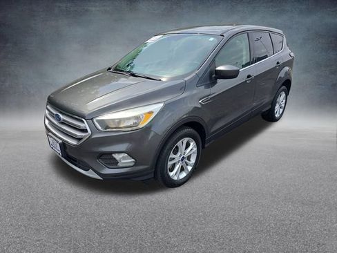 Used 2017 Ford Escape SE AWD/4WD image 3