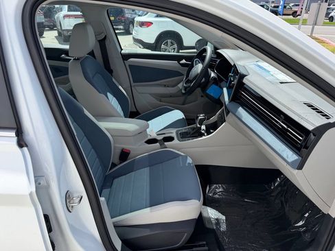 New 2026 Volkswagen Jetta SE FWD image 20