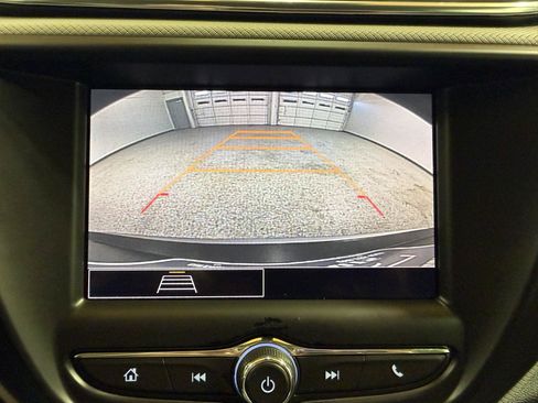 Used 2021 Chevrolet TrailBlazer LT w/ Driver Confidence Package FWD image 18