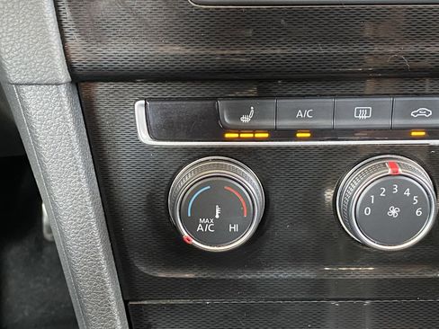 Used 2017 Volkswagen GTI Sport image 13