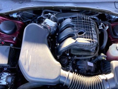 Used 2023 Chrysler 300 S image 32