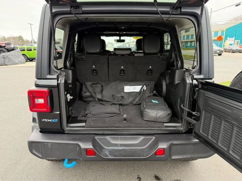 Used 2023 Jeep Wrangler Sahara w/ Cold Weather Group image 7