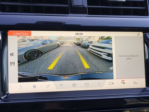 Used 2018 Land Rover Discovery HSE AWD/4WD image 21