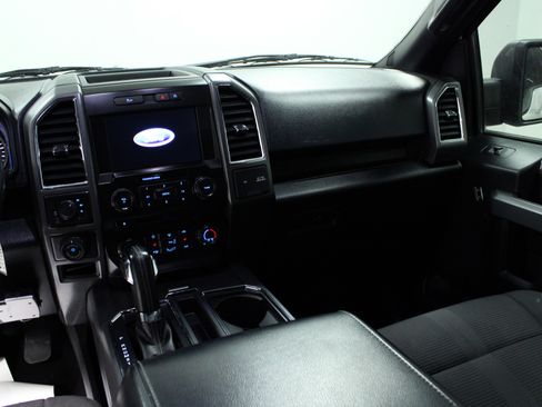 Used 2016 Ford F150 XLT w/ Equipment Group 302A Luxury image 19