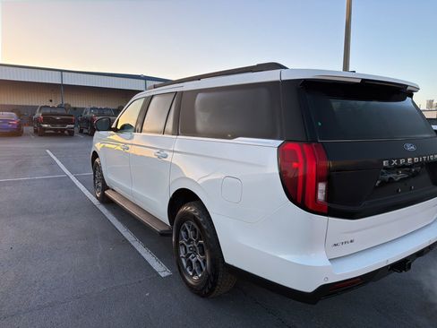 Used 2025 Ford Expedition Max Active image 5