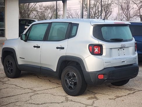 Used 2018 Jeep Renegade Sport w/ Power & Air Group image 2