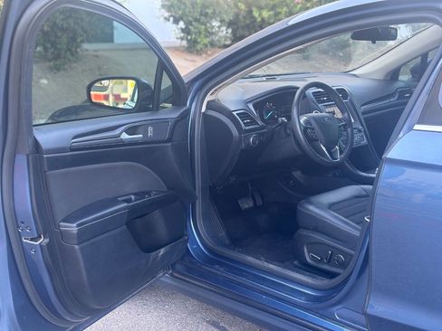 Used 2018 Ford Fusion SE w/ Equipment Group 201A image 9