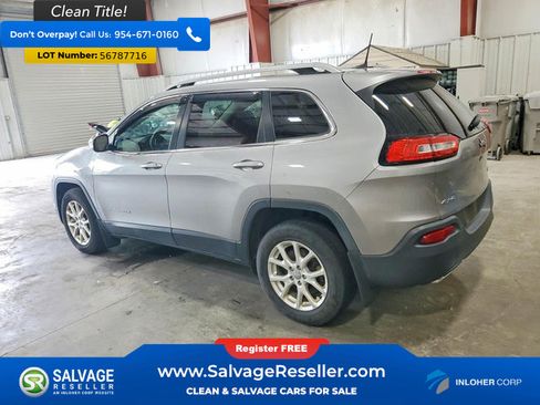 Used 2016 Jeep Cherokee Latitude w/ Cold Weather Group AWD/4WD image 3