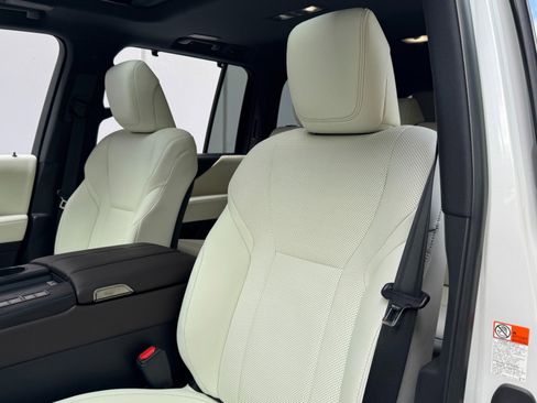 Used 2023 Lexus LX 600 Luxury w/ Appearance Package image 48