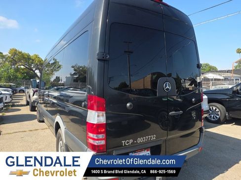 Used 2017 Mercedes-Benz Sprinter 2500 image 4