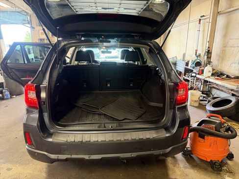Used 2017 Subaru Outback 2.5i Limited AWD/4WD image 17