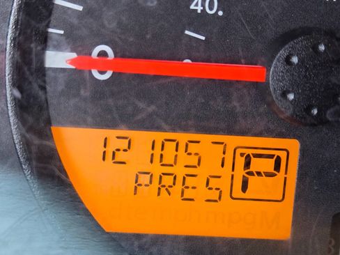 Used 2015 Nissan Frontier SV w/ SV Value Truck Package image 18