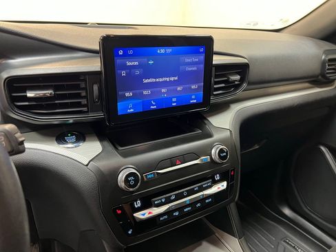 Used 2020 Ford Explorer XLT w/ Comfort Package image 23