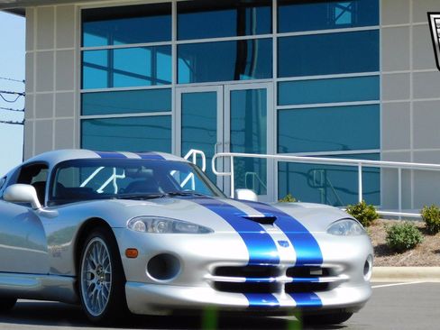 Used 1999 Dodge Viper GTS image 10