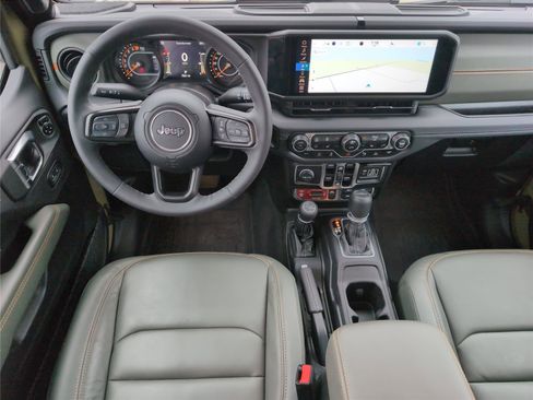 Used 2025 Jeep Gladiator Mojave image 31