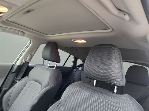 Used 2024 Subaru Crosstrek 2.0i Premium image 17