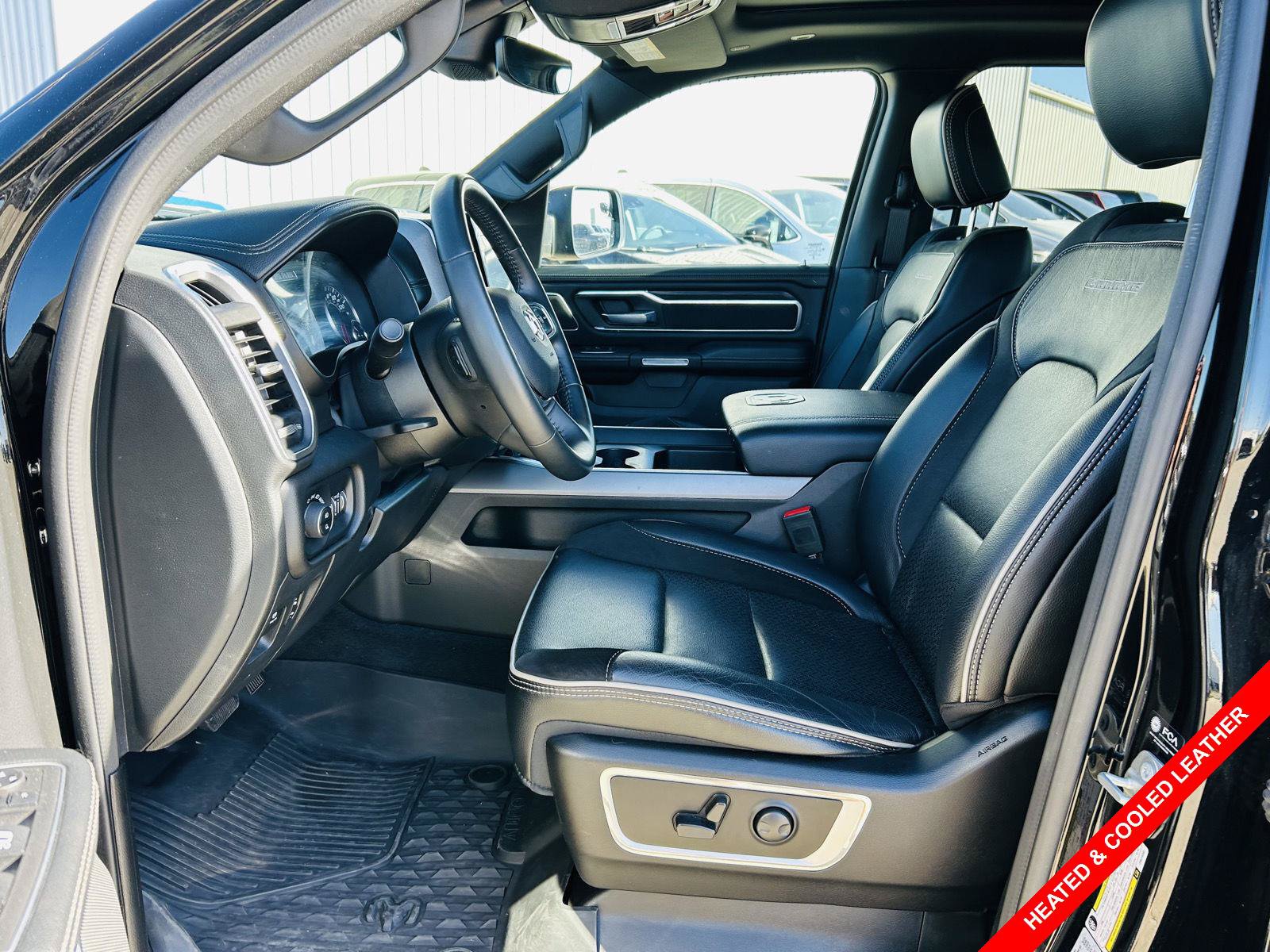Used 2023 RAM 1500 Laramie AWD/4WD image 3