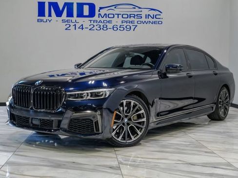 Used 2021 BMW 740i w/ M Sport Package RWD image 2