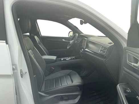 Used 2024 Volkswagen Atlas Cross Sport SEL R-Line AWD/4WD image 22