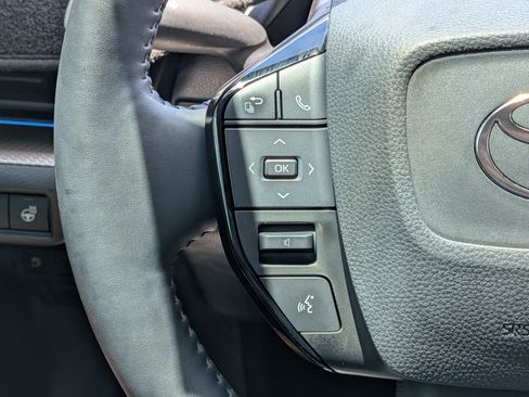 Used 2024 Toyota Prius XLE FWD image 24