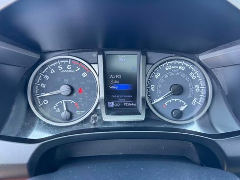 Certified 2020 Toyota Tacoma TRD Off-Road w/ TRD Premium Off Road Package AWD/4WD image 33