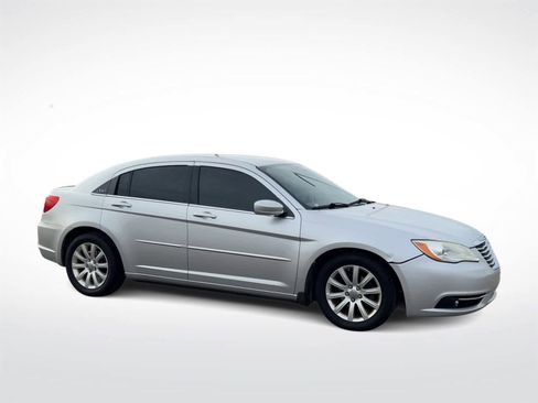 Used 2012 Chrysler 200 Touring image 2