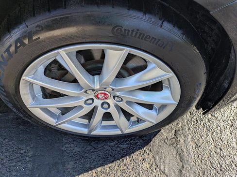 Used 2015 Jaguar XF Premium RWD image 15