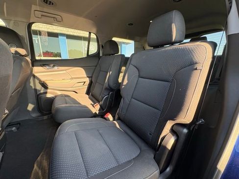 Certified 2023 GMC Acadia SLE w/ Driver Convenience Package image 35