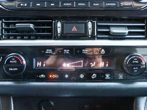 Used 2022 Nissan Pathfinder SL image 45