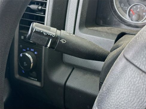 Used 2018 RAM 1500 Express RWD image 5