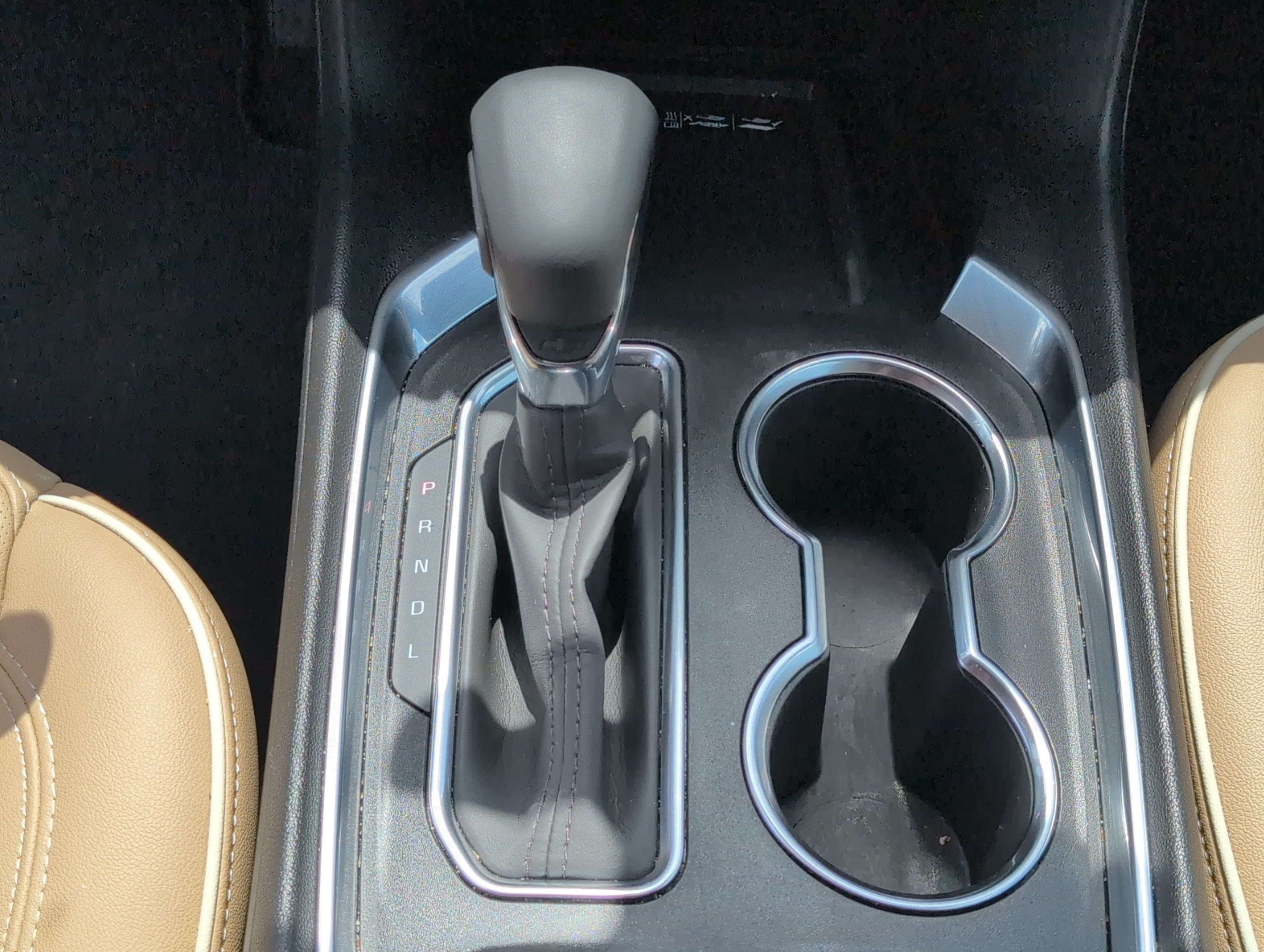 Used 2023 Chevrolet Traverse Premier FWD image 21