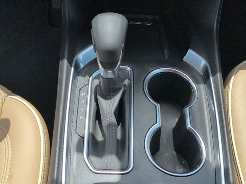 Used 2023 Chevrolet Traverse Premier FWD image 21