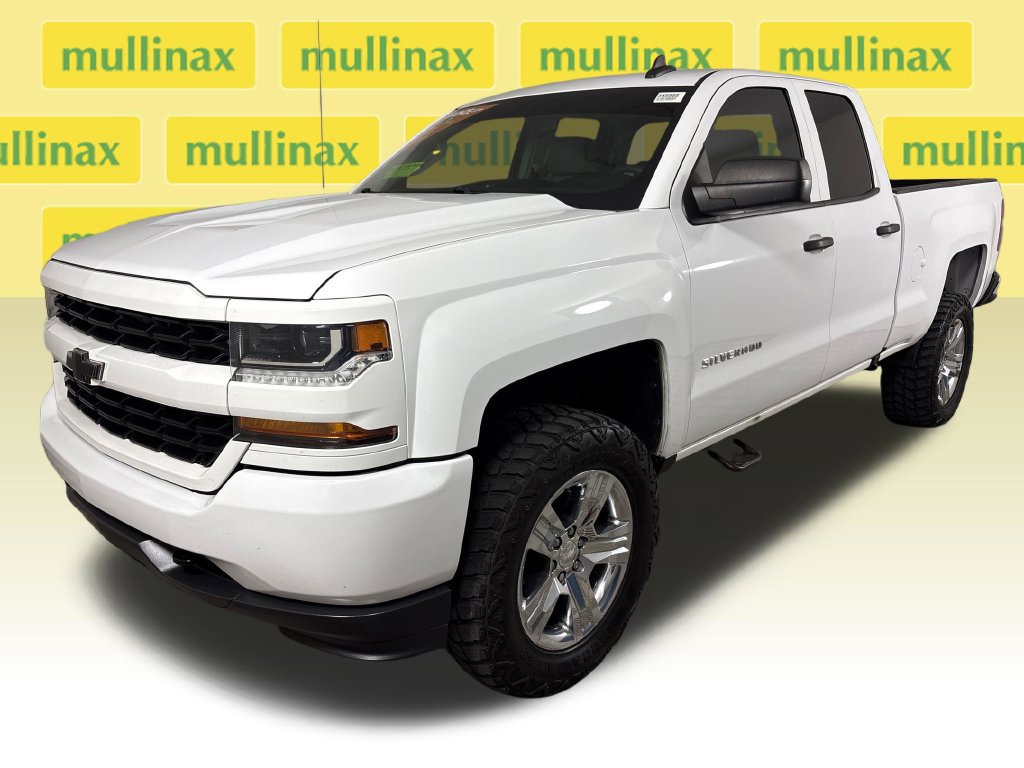 Used 2018 Chevrolet Silverado 1500 Custom w/ Custom Convenience Package RWD image 14