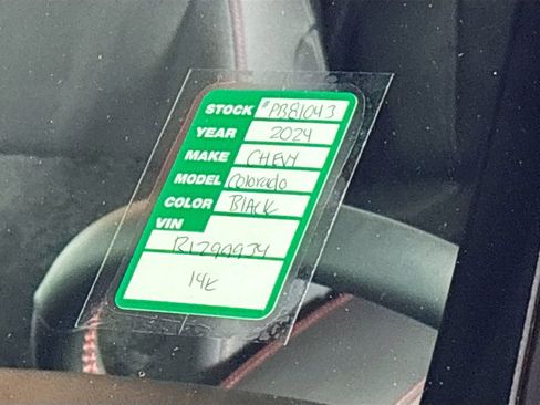 Used 2024 Chevrolet Colorado Z71 w/ Z71 Convenience Package 2 image 25