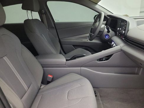 Used 2024 Hyundai Elantra SE image 21