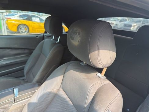 Used 2014 Ford Mustang Convertible image 10