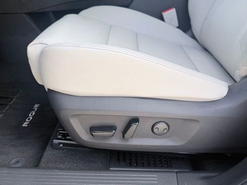 Certified 2025 Nissan Rogue SL w/ SL Premium Package image 23