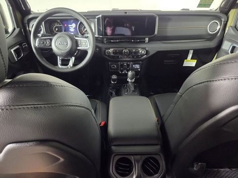 New 2026 Jeep Wrangler Unlimited Sahara AWD/4WD image 19