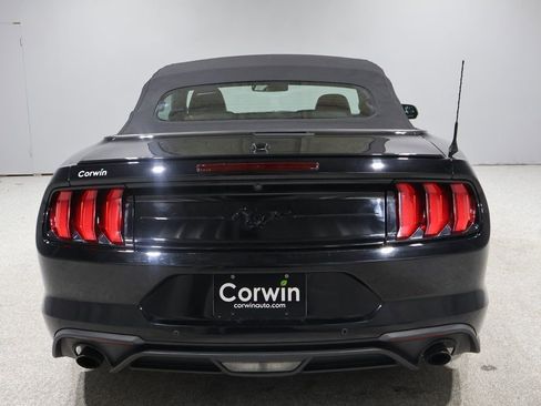 Used 2020 Ford Mustang Premium image 3