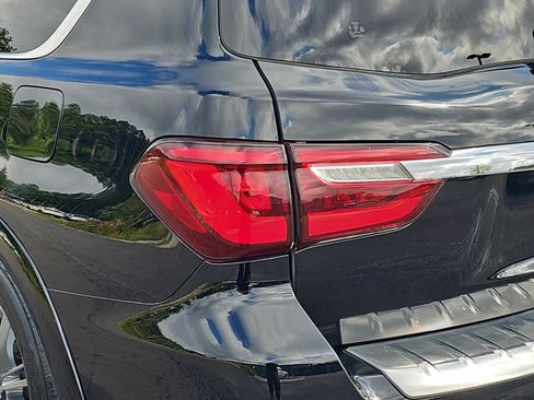 Used 2019 INFINITI QX80 Luxe w/ All-Season Package RWD image 32