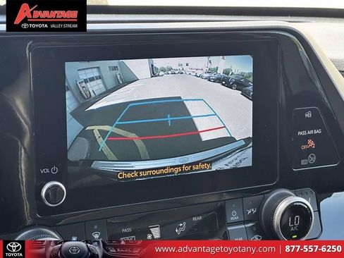 Certified 2024 Toyota Highlander XLE FWD image 36