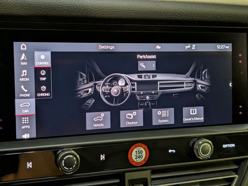Certified 2026 Porsche Macan AWD/4WD image 38