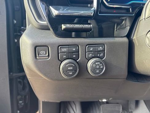 Used 2024 Chevrolet Silverado 1500 High Country w/ Technology Package AWD/4WD image 31