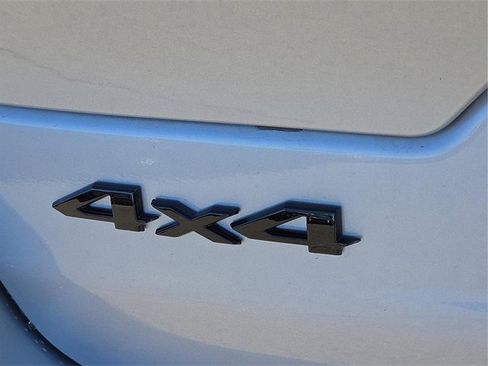 New 2025 Jeep Grand Cherokee Limited image 9