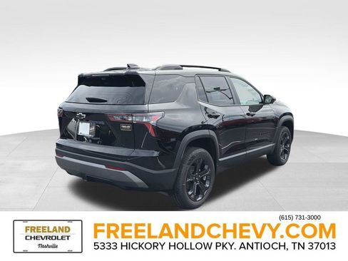 New 2026 Chevrolet Equinox LT w/ Convenience Package II FWD image 3