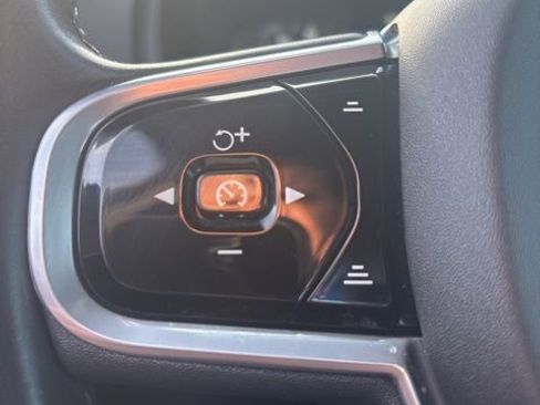 Used 2017 Volvo XC90 T6 Inscription w/ Vision Package image 17