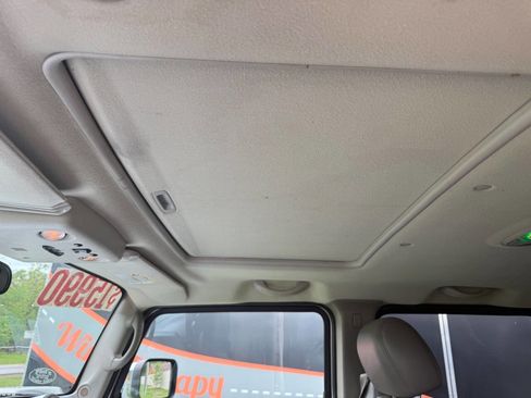 Used 2003 HUMMER H2 w/ Preferred Equipment Group image 10