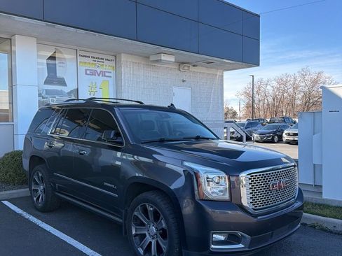 Used 2016 GMC Yukon Denali image 8
