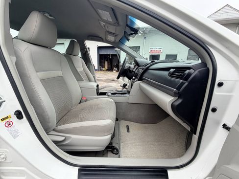 Used 2012 Toyota Camry LE FWD image 14